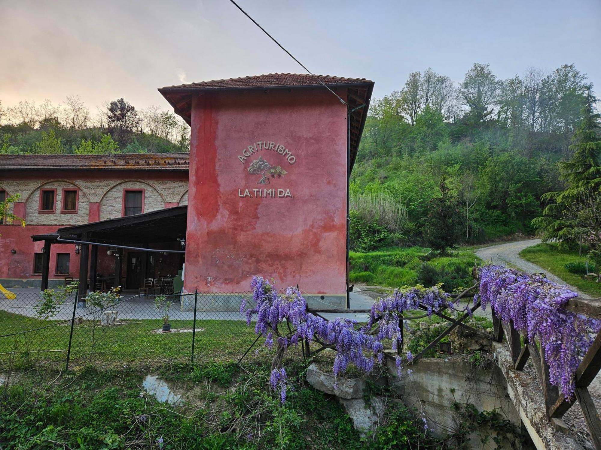 Agriturismo La.Ti.Mi.Da. Villa Cassine Exterior photo